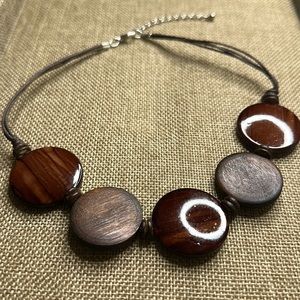 NWOT Beautiful Simple Wooden Disc | Corded Statement Necklace 🤎